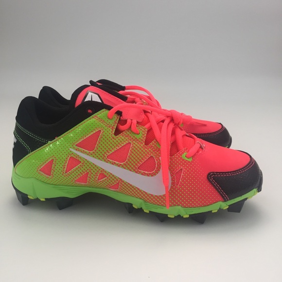 Nike cleats Girl size 6Y NWOT-Sold 💱 - Picture 2 of 8